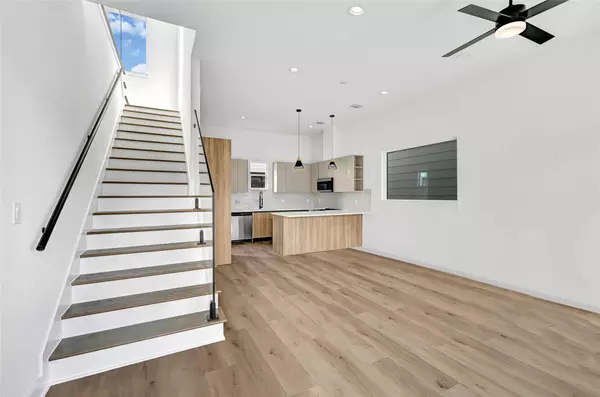 Houston, TX 77091,2595 Paul Quinn ST