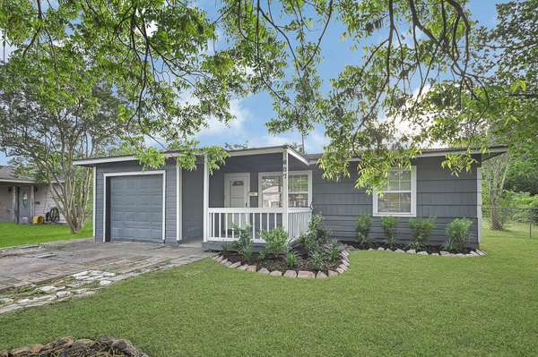 607 Trinity Ln LN,  Pasadena,  TX 77506