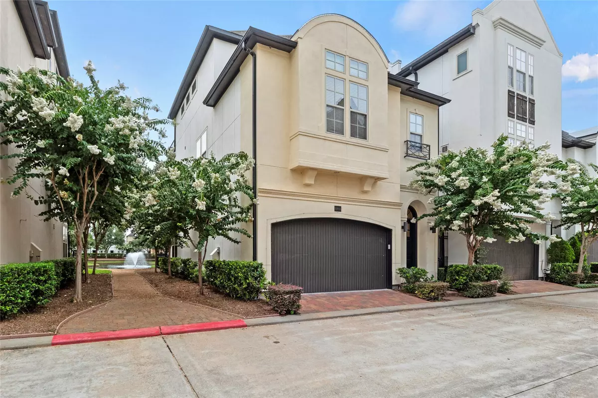 Houston, TX 77043,10916 Wrenwood Park