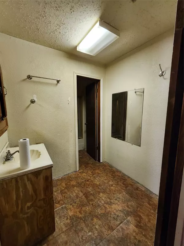 East Bernard, TX 77435,2219 County Road 227