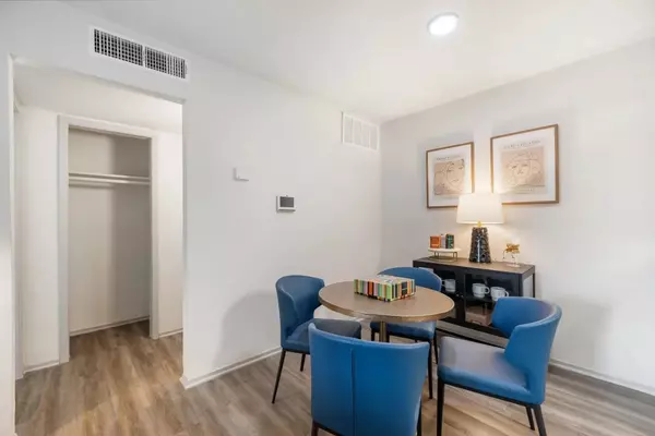 11715 S Glen DR #211-2, Houston, TX 77099