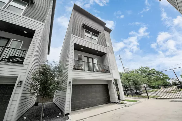 3022 Live Oak ST,  Houston,  TX 77004