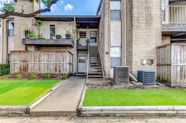 2011 Spenwick DR #519,  Houston,  TX 77055