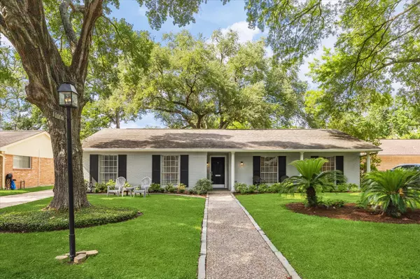 10006 Wickersham LN, Houston, TX 77042