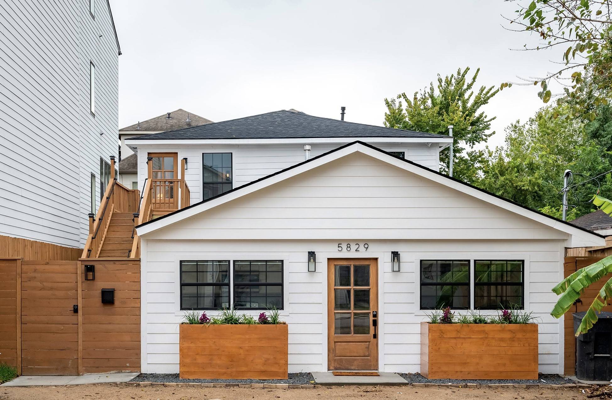 5829 Kiam ST, Houston, TX 77007