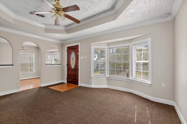 Houston, TX 77011,7413 Dallas ST