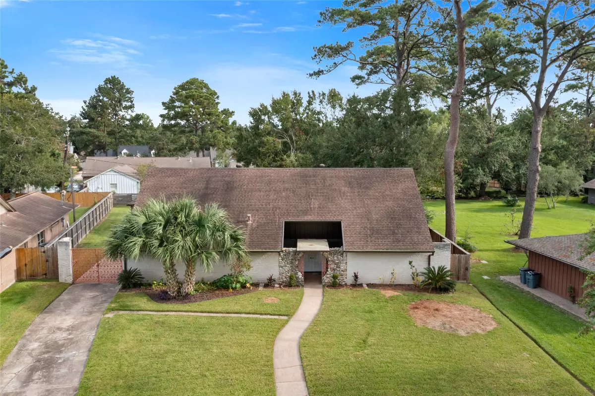 Taylor Lake Village, TX 77586,206 Sleepy Hollow CT