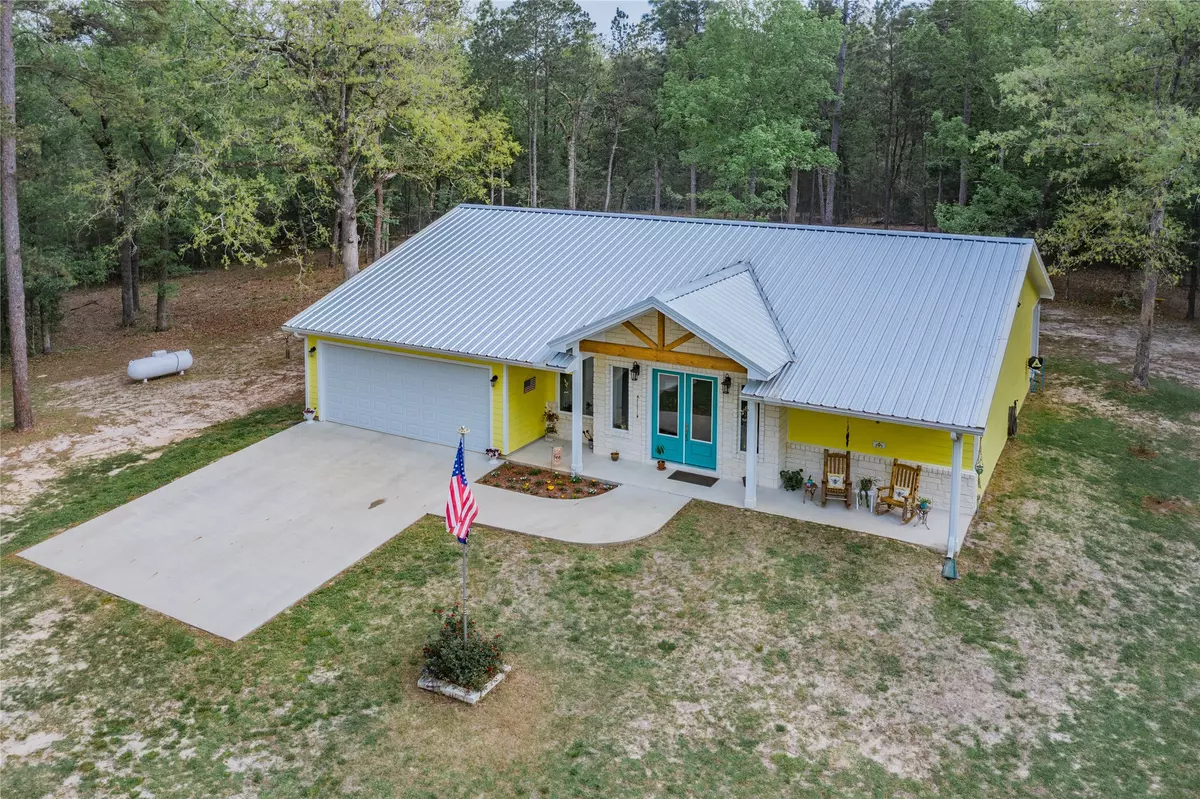 Colmesneil, TX 75938,934 County Road 3255