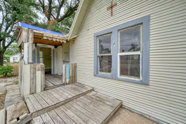 Madisonville, TX 77864,201 N Woodrow ST