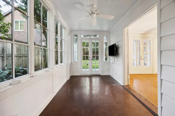 Houston, TX 77019,2233 Pelham DR