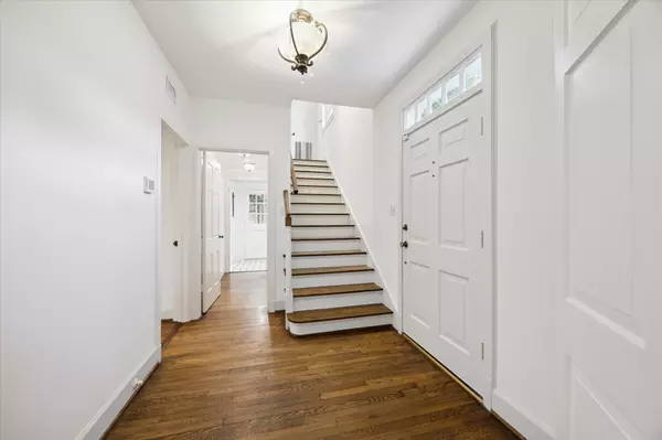 Houston, TX 77019,2233 Pelham DR