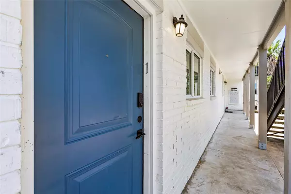 2002 27th ST #1, Galveston, TX 77550
