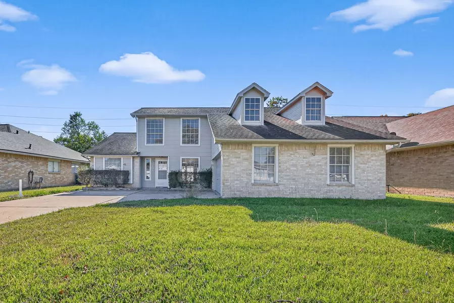3210 Kempwood DR, Sugar Land, TX 77479