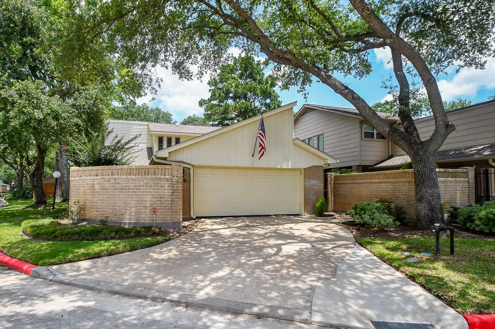 8028 Oakwood Forest DR, Houston, TX 77040