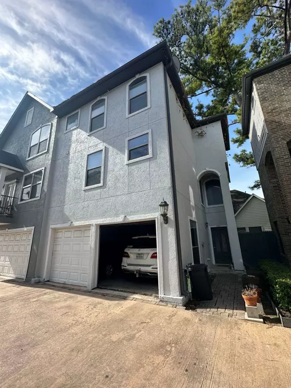 3710 SHERWOOD LN #102, Houston, TX 77092