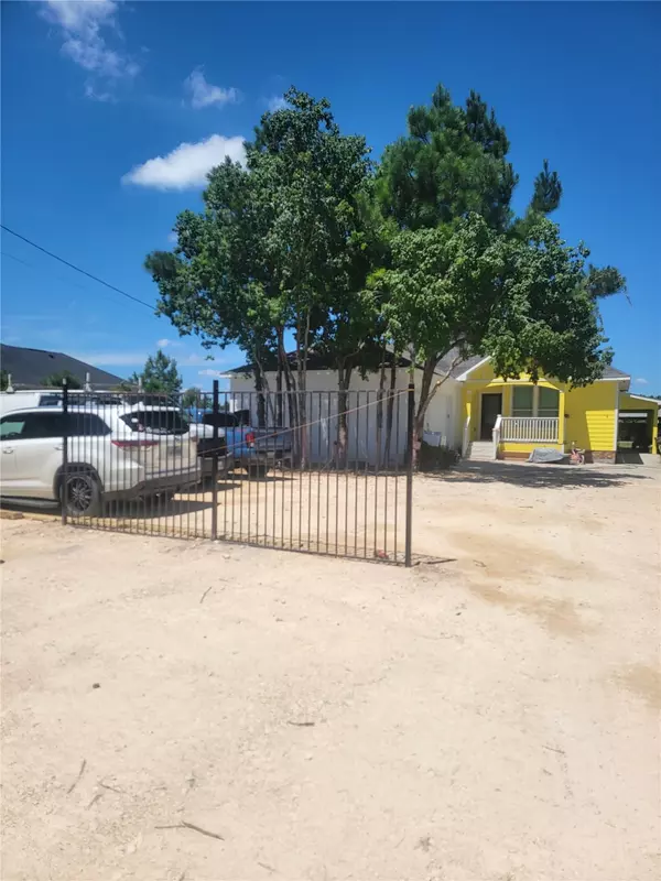 156 Road 5111, Cleveland, TX 77327