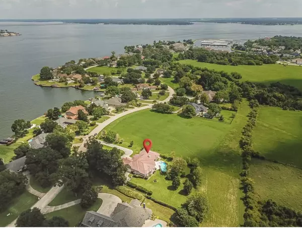 66 Lake Estates DR, Montgomery, TX 77356