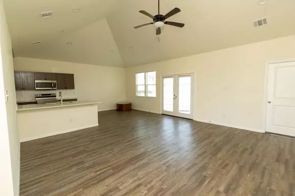 Cleveland, TX 77327,1084 Road 5203