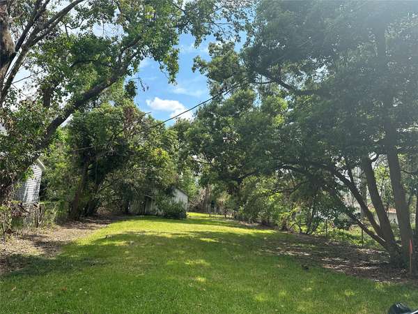 0 E Peach ST, Angleton, TX 77515