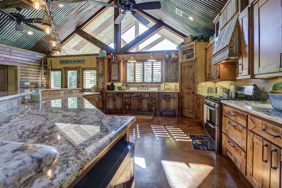 22 Mount Zion RD, New Waverly, TX 77358