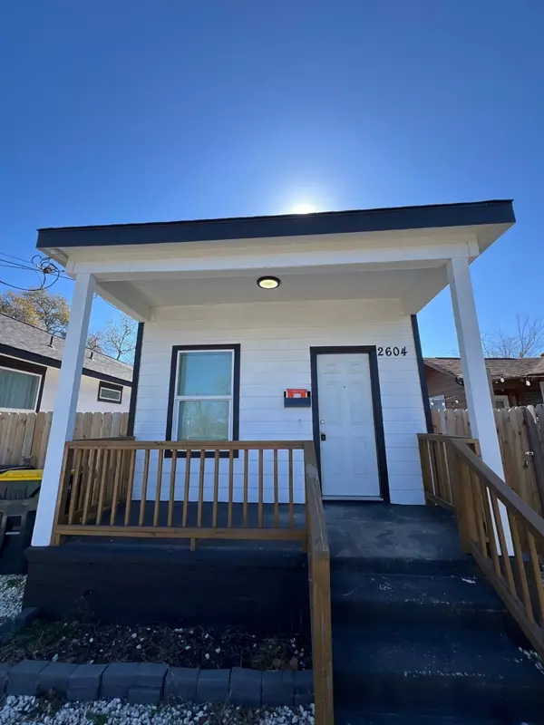 2604 Mills St, Houston, TX 77026