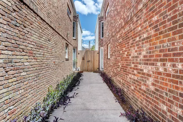 Houston, TX 77008,511 W 22nd ST