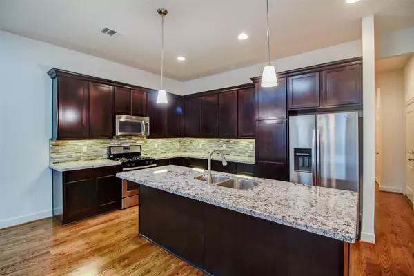 Houston, TX 77003,2210 Hutchins ST