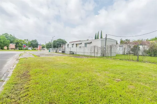 Baytown, TX 77520,600 W Main ST