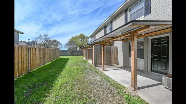 1408 Summit ST #B, College Station, TX 77845