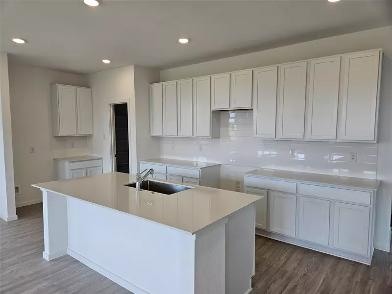 2535 Ocean Jasper DR, Rosharon, TX 77583