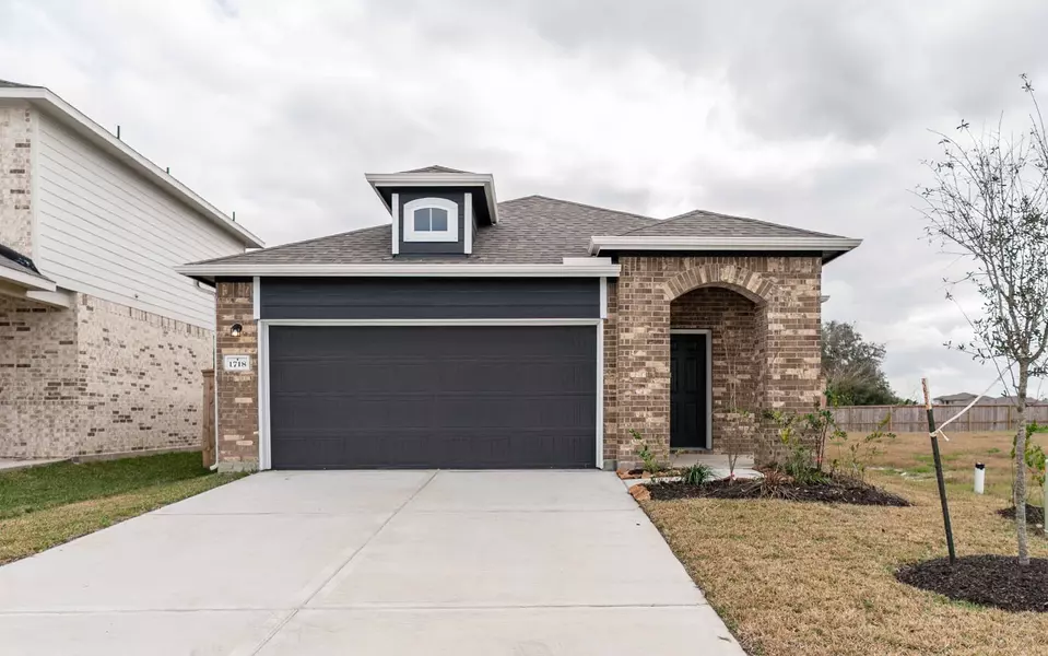 1718 Windrose BND, Angleton, TX 77515