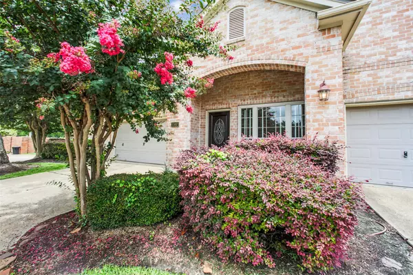 1107 Enclave SQ E, Houston, TX 77077