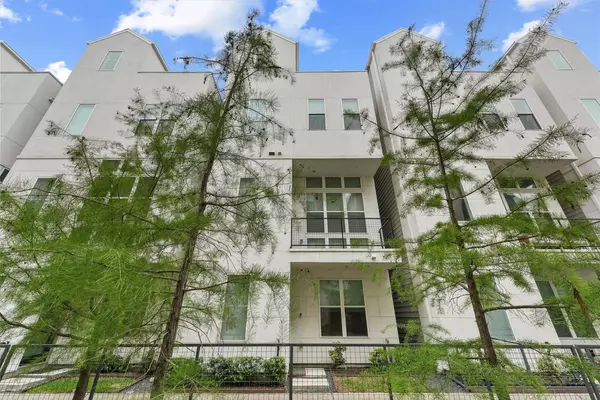 Houston, TX 77055,5854 E Post Oak LN