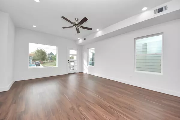 Houston, TX 77022,611 E 39th ST #A