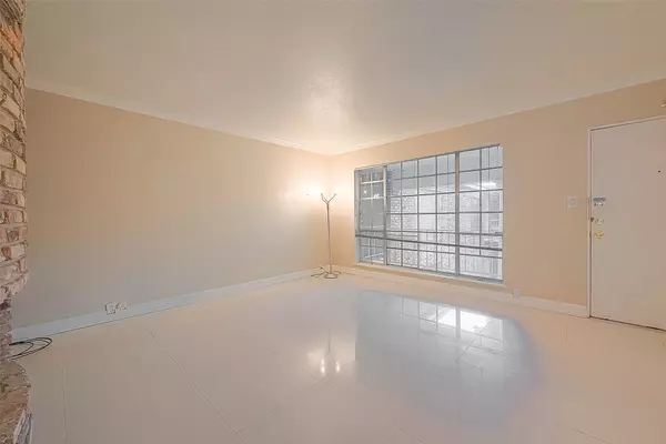 Houston, TX 77057,2121 Fountain View DR #22