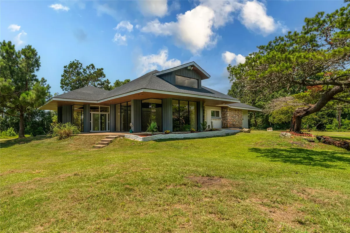 Bridge City, TX 77611,1260 Hardy