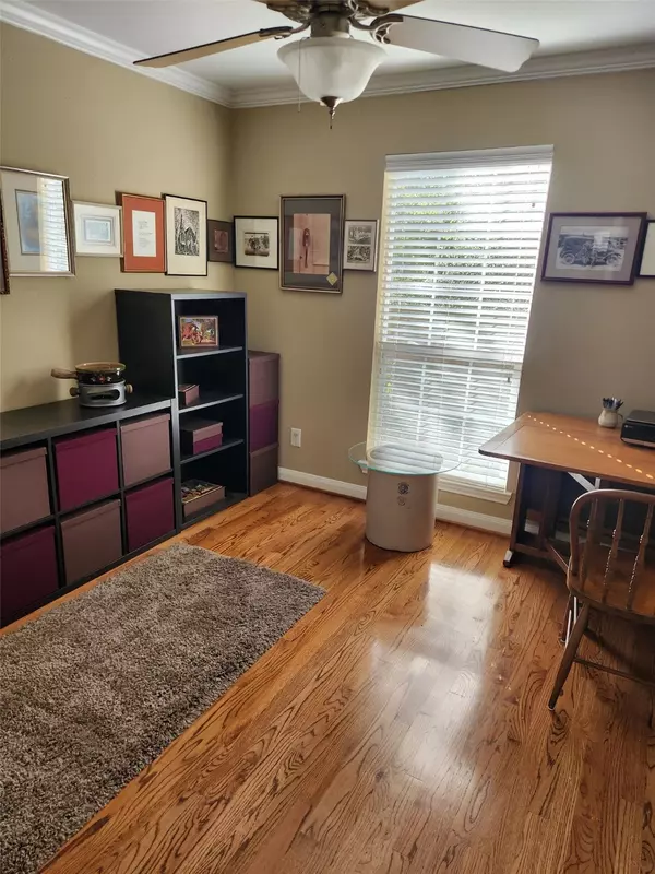 Houston, TX 77009,1880 White Oak DR #127