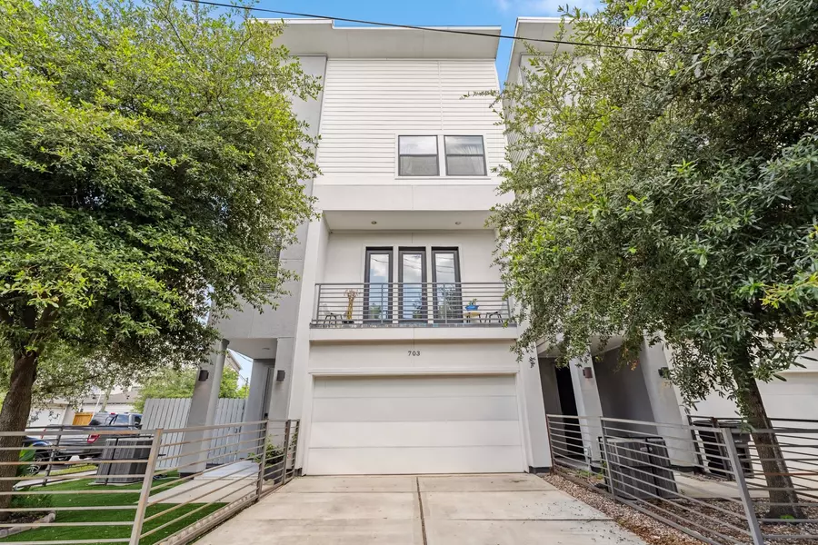 703 Bayou ST, Houston, TX 77020