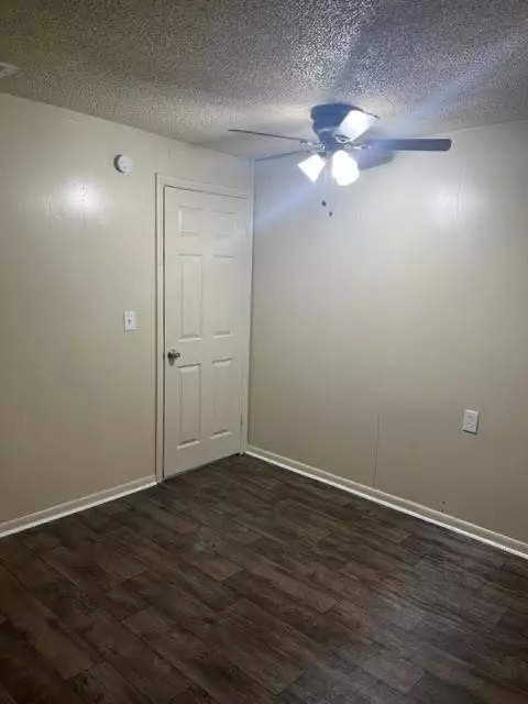 Bowie, TX 76230,109 E Clay ST E