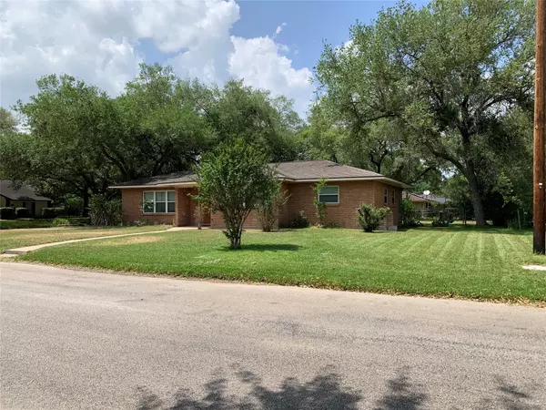 El Campo, TX 77437,608 Hefner ST