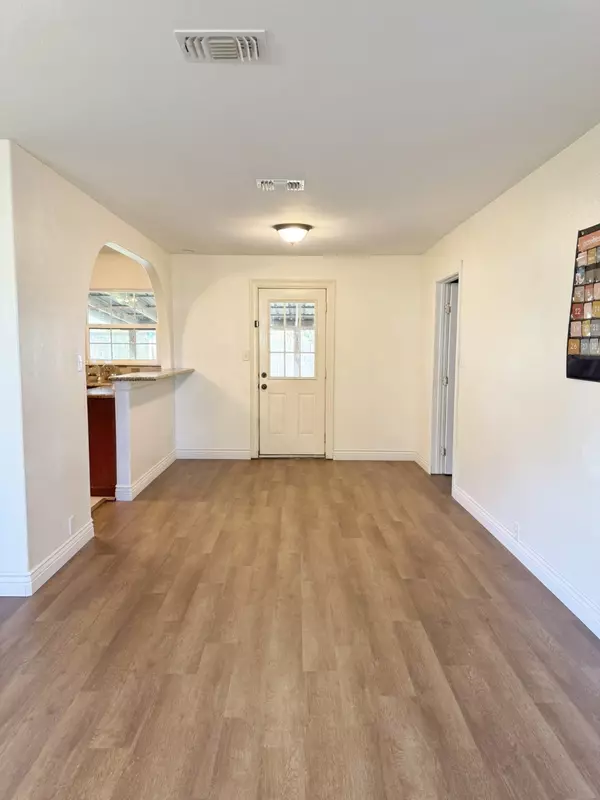 Sweeny, TX 77480,703 N Elm ST