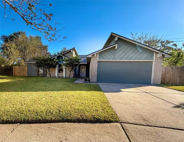 459 Village Creek DR, Houston, TX 77598