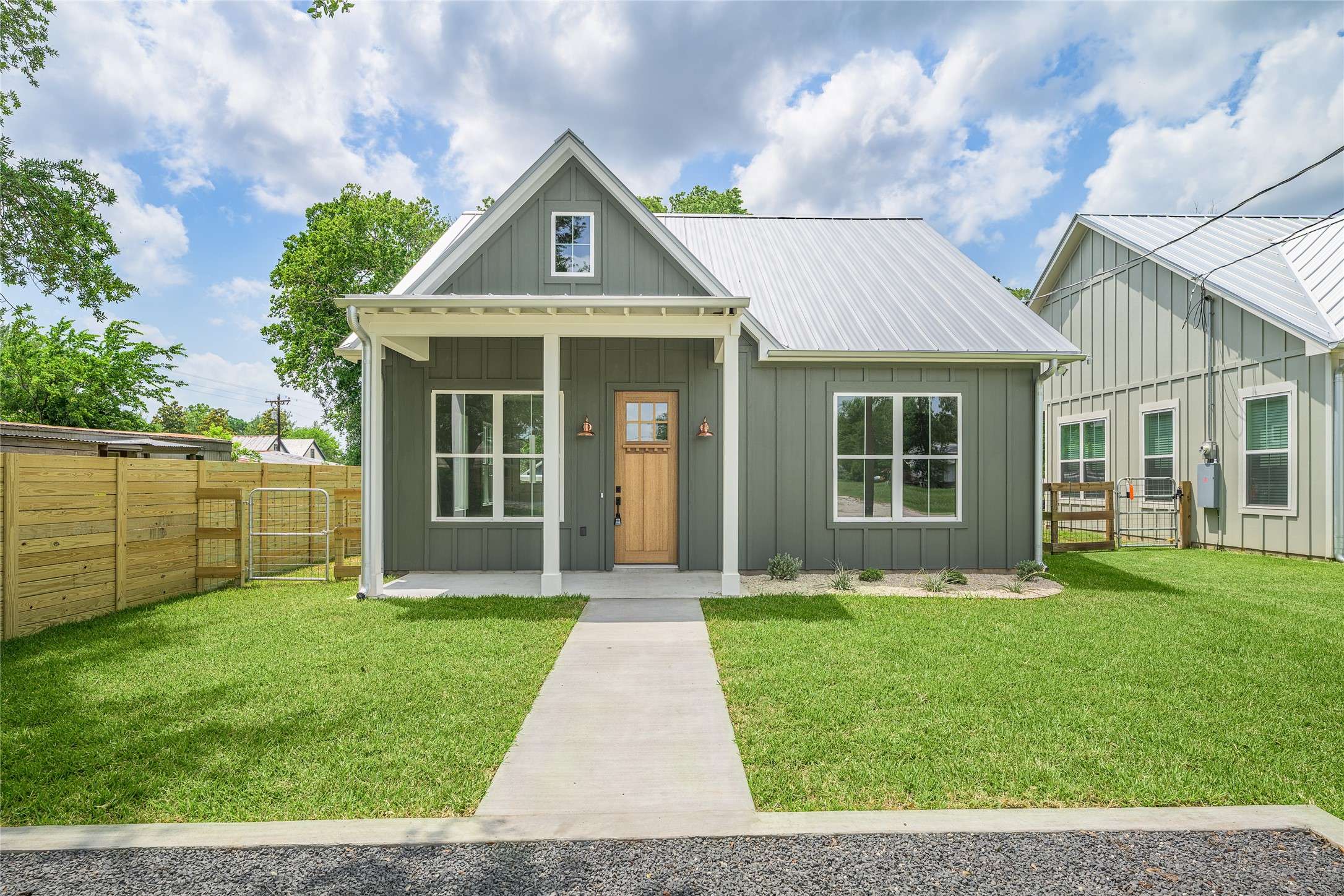 741 Pecan ST, New Ulm, TX 78950