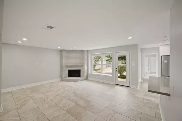 Houston, TX 77096,5135 Loch Lomond DR