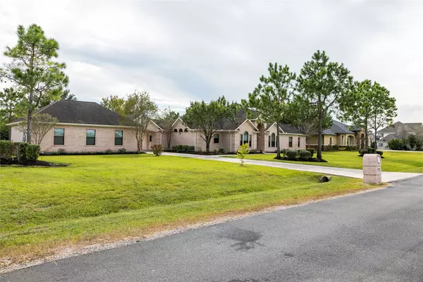 Santa Fe, TX 77517,327 Lago Circle DR N