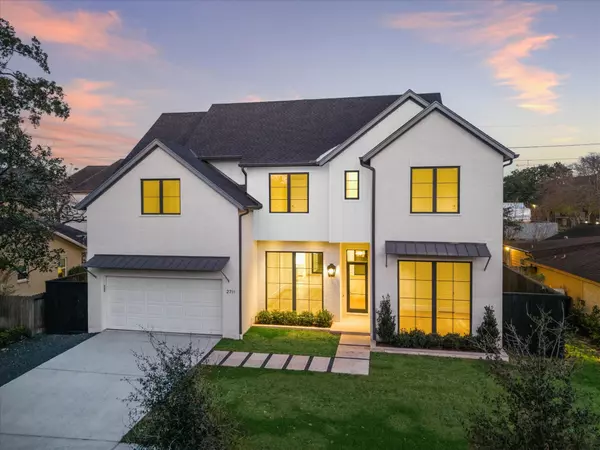 2711 Eastgrove LN, Houston, TX 77027
