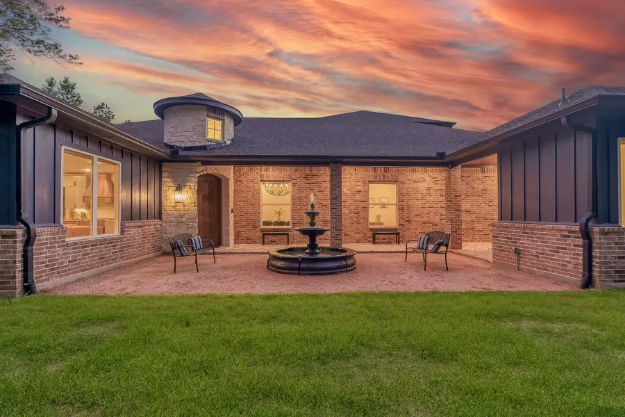 15937 Stagecoach RD, Stagecoach, TX 77355