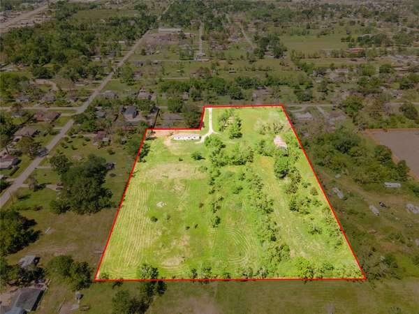 238 East Phillips Road, Angleton, TX 77515