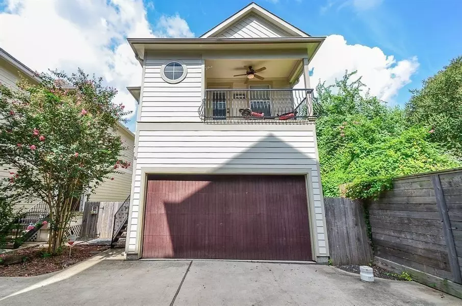 1013 W 16th ST, Houston, TX 77008