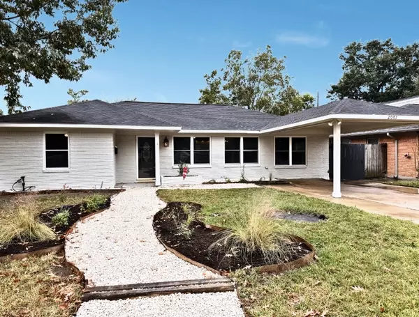 2007 Wakefield DR, Houston, TX 77018